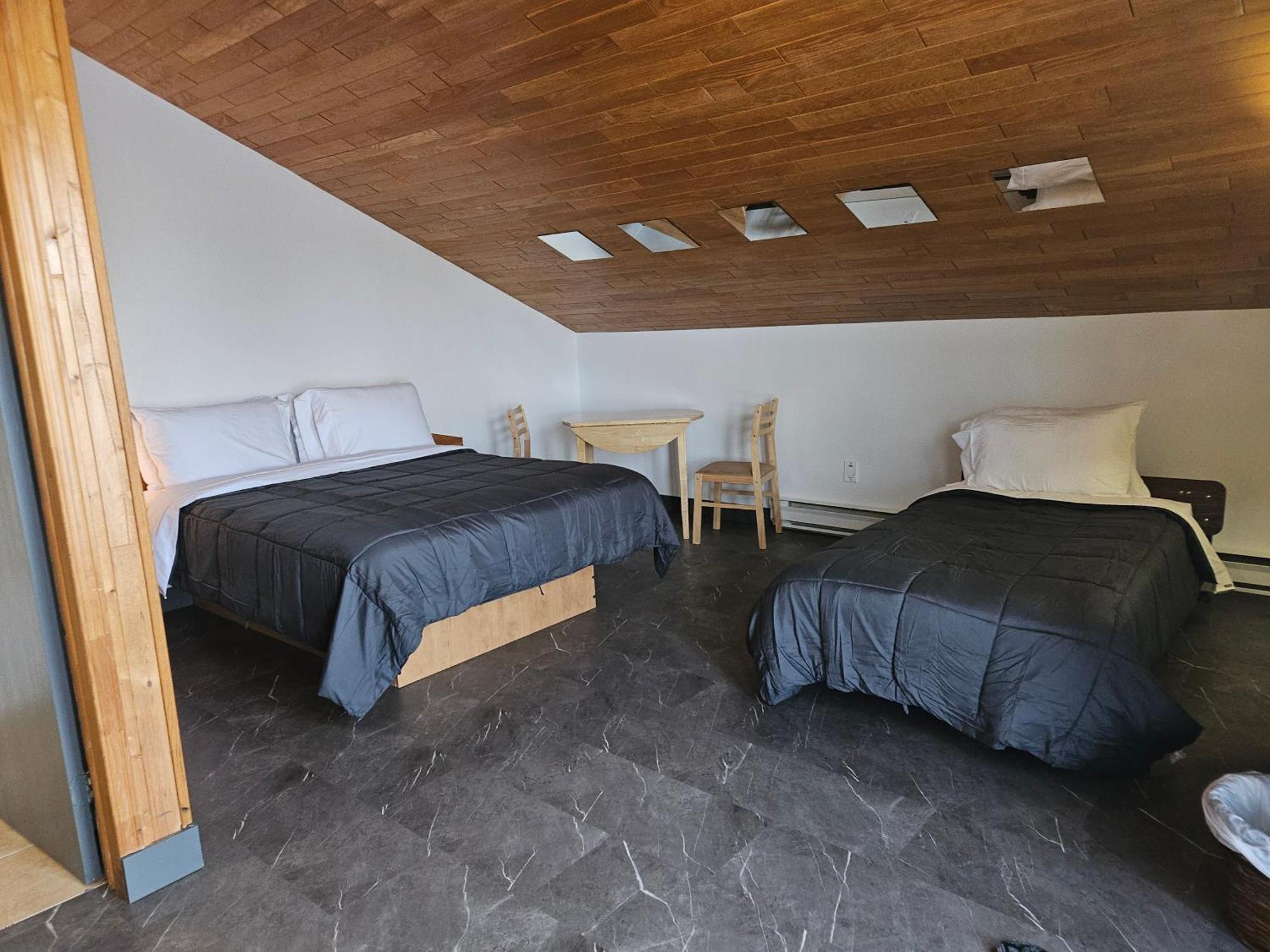 Hotel Auberge St-Felicien Saint-Félicien Kültér fotó