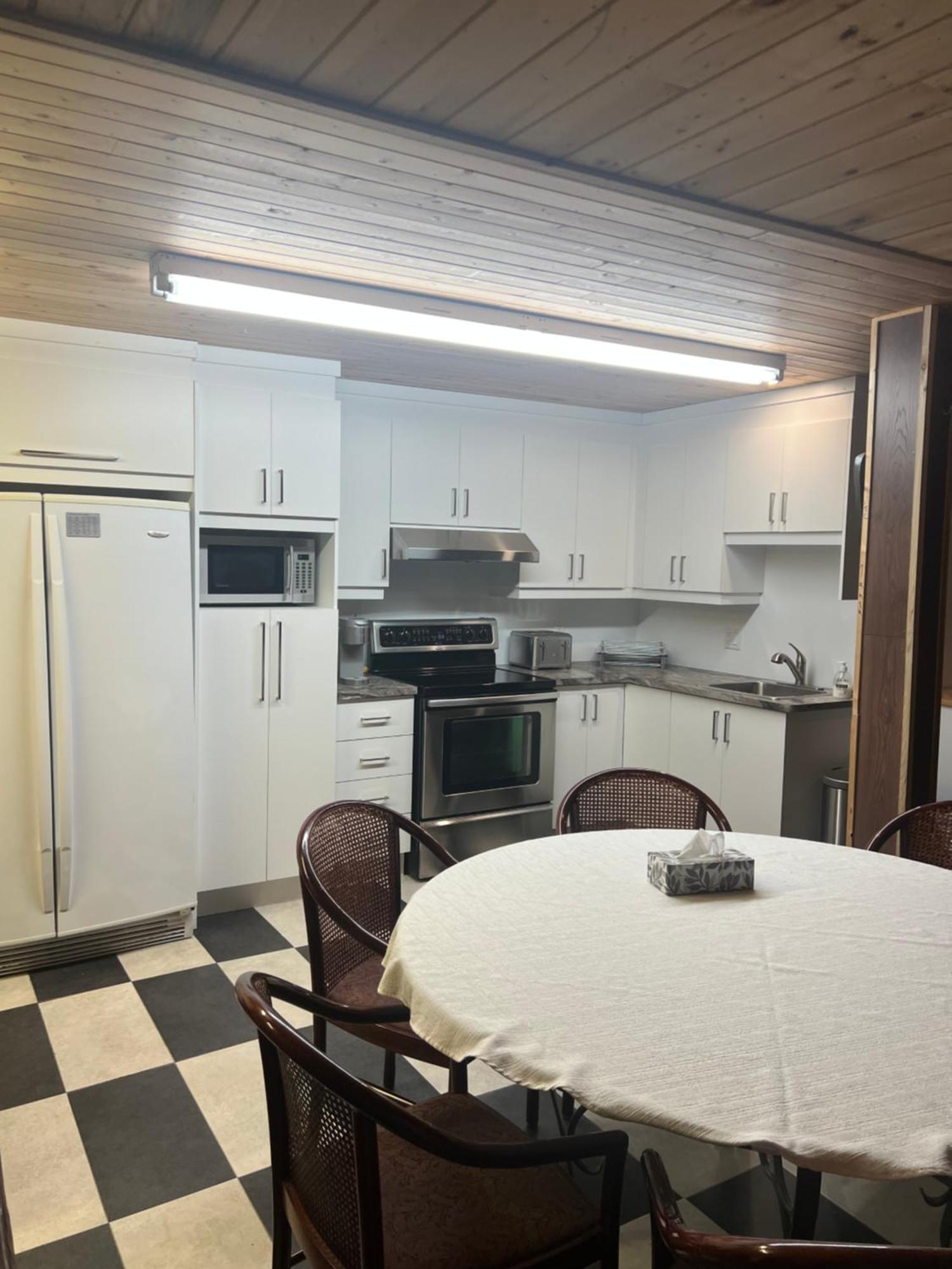 Hotel Auberge St-Felicien Saint-Félicien Kültér fotó
